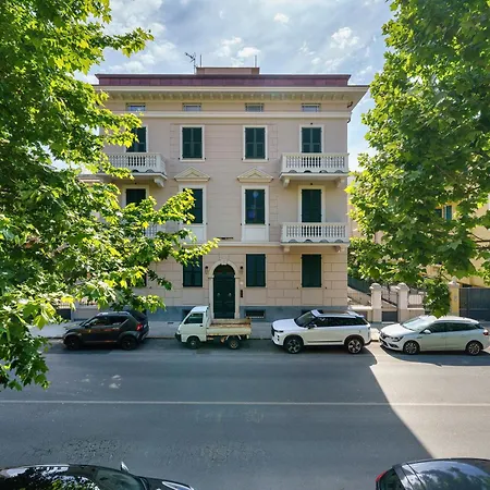 Michy's House Апартаменты Сестри-Леванте